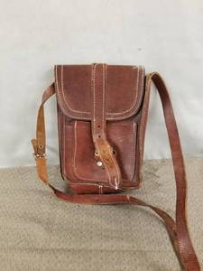 lot 23477 image: Goatter Unisex Leather Cross-Body Sling BagSholder BagSide Sling Shoulder Bag (Brown, Medium)