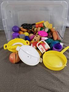 lot 23484 image: LOT OF PLAY GOOD AND DISHES
