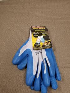 lot 23511 image: PUGS ULTIMATE IRON PAWS GLOVES SIZE LARGE