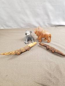 lot 23528 image: LOT OF RANDOM ANIMAL DECOR