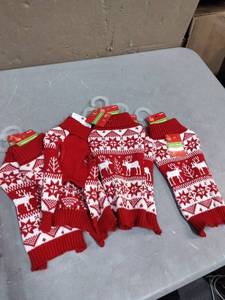 lot 1949 image: Pet Central Holiday Sweaters For Animals, Small Size. 6 Pack