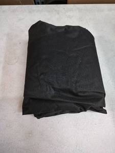 lot 5670 image: Universal. 4 Burner Premium Grill Cover