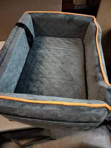lot 9844 image: Grey Dog Bed 26in X 20in