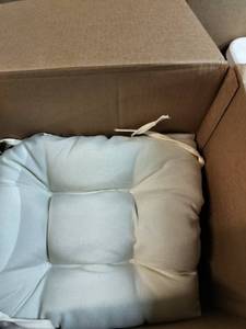 lot 9848 image: Outdoor White Pillow 13in X 15in