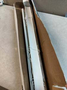 lot 9850 image: Gii Cordless 2in Venetian Blind