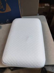 lot 9859 image: White Bed Pillow 23in X 16in