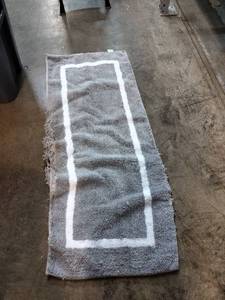lot 9868 image: Grey Bat Mat 59in X 25in