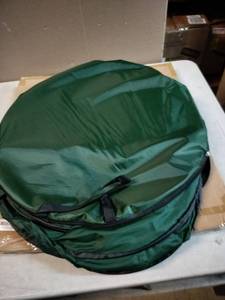 lot 9872 image: Pop Up Pod Tent Green