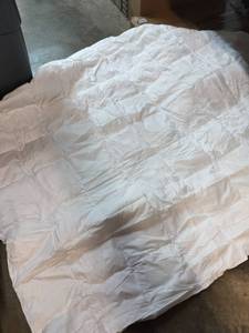 lot 9881 image: King Size Mattress Protector White