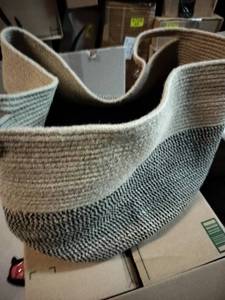 lot 9922 image: Laundry Hamper 23in