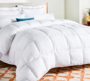 lot 7857 image: White Down Comforter Callifornia KING