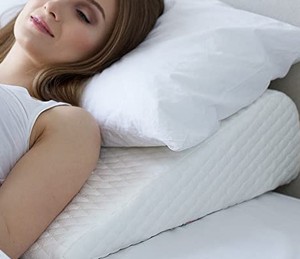 lot 9921 image: Bekweim Wedge Pillow 24in X 30in