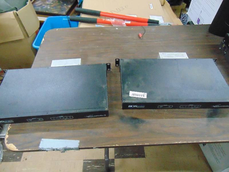 lot 552 image: Boscom -  Twin ex Controler II  - computer network switches