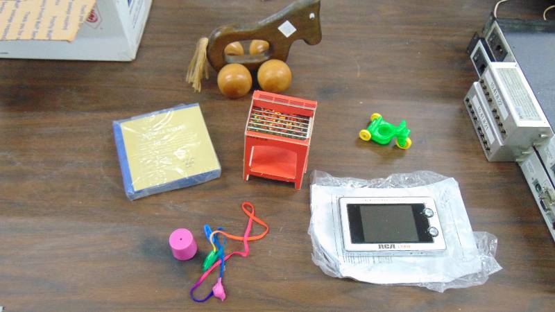 lot 562 image: RCA video jukebox - kids toys