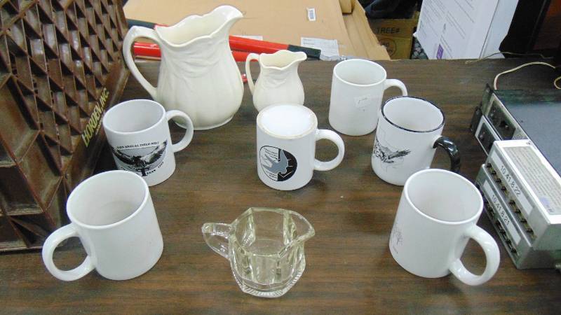 lot 564 image: lot of Pitchers and cups - china