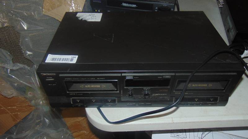 lot 586 image: Technics duel cassette player