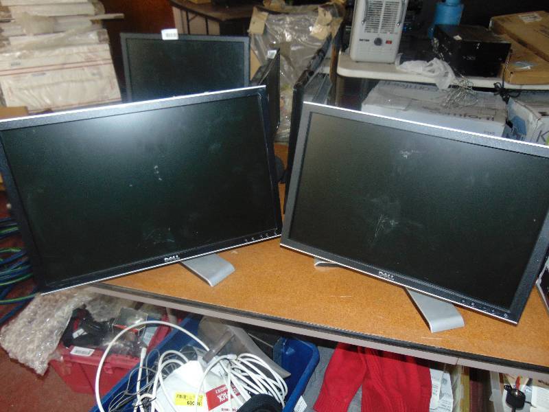 lot 609 image: 2 -Dell monitors