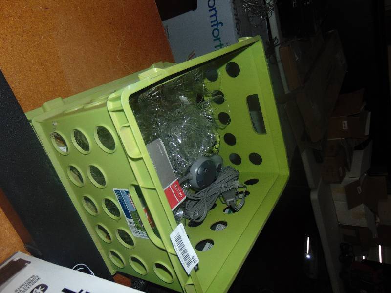 lot 610 image: large lot of crystal and glassware