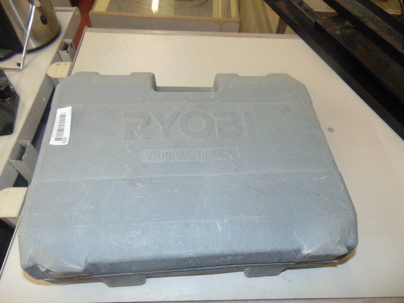 lot 623 image: Grinder in case