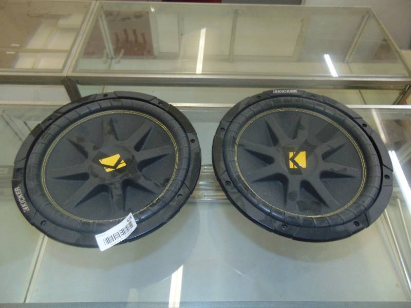 lot 628 image: pair Kicker subs