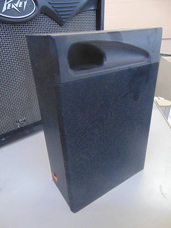 lot 631 image: speaker