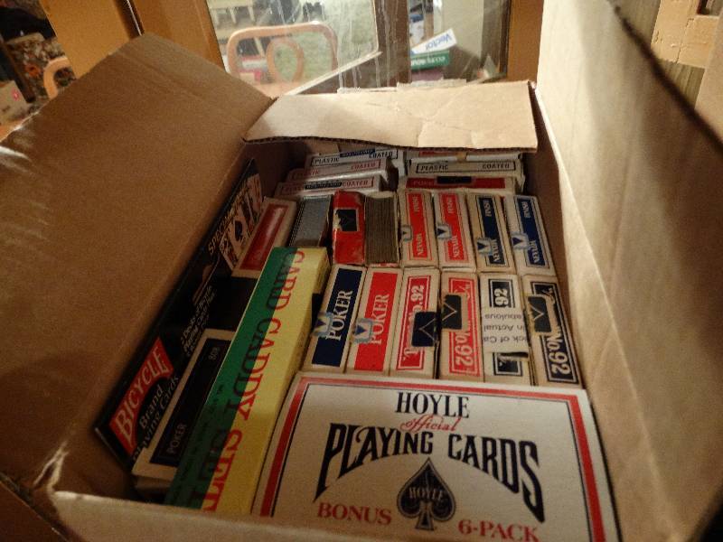 lot 5 image: Lot of playing cards.