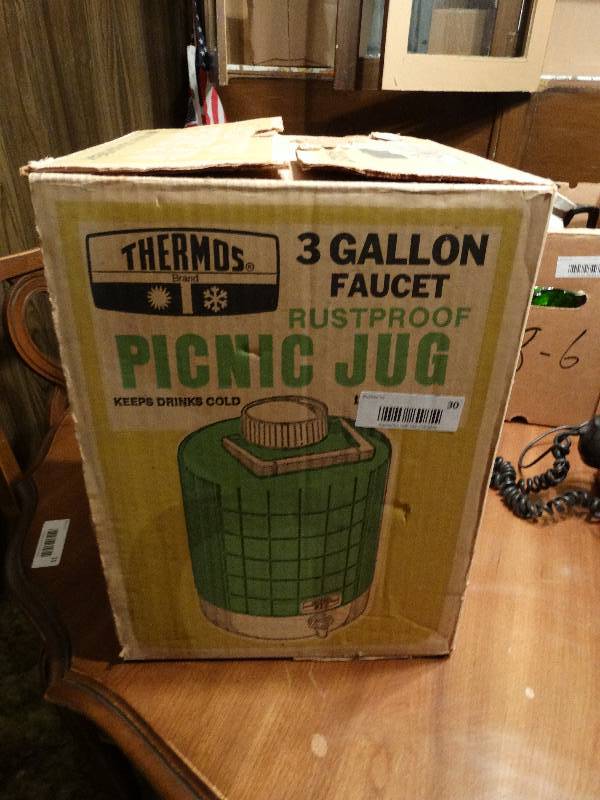 lot 30 image: Thermos 3 gallon picnic jug in box.