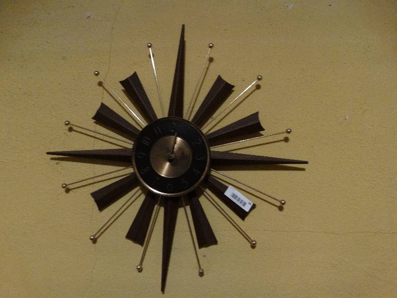 lot 38 image: Vintage wall clock.