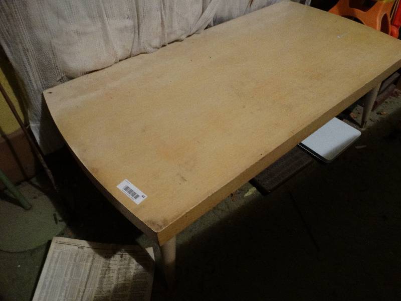 lot 44 image: Vintage coffee table.