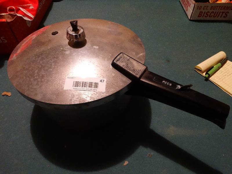 lot 47 image: Presto pressure cooker.