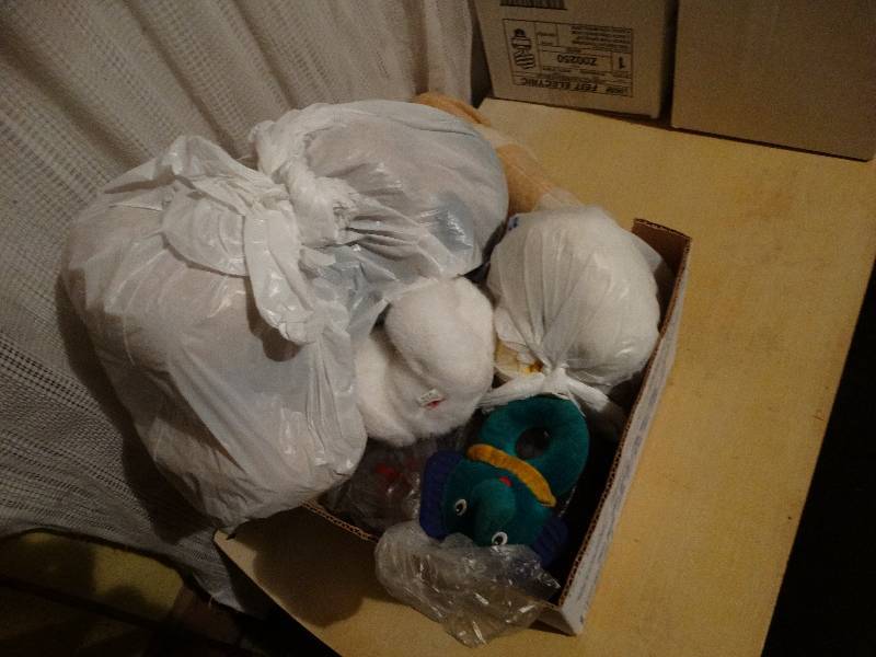 lot 52 image: Lot of vintage stuffed animals.