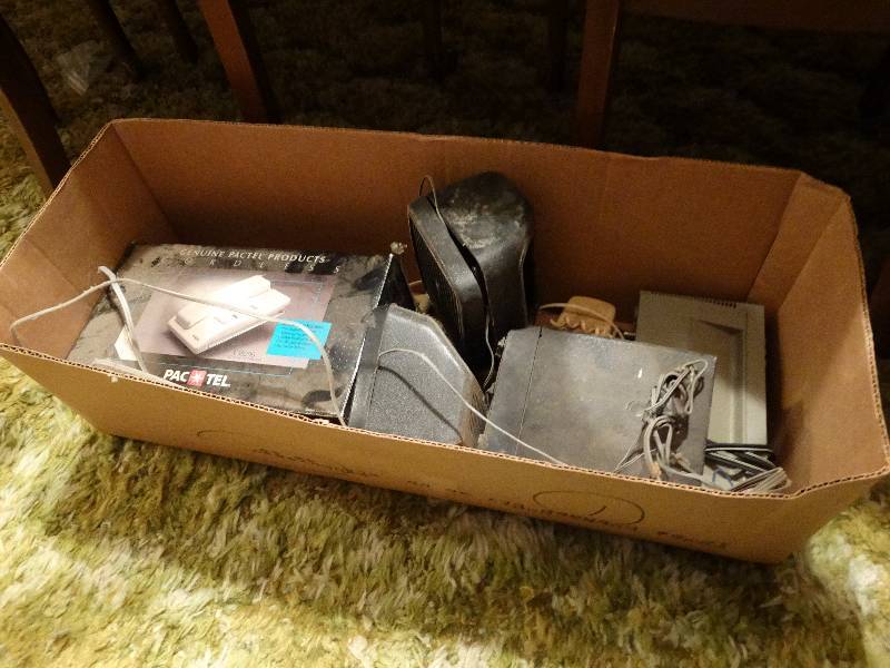 lot 73 image: Lot of various electronics.