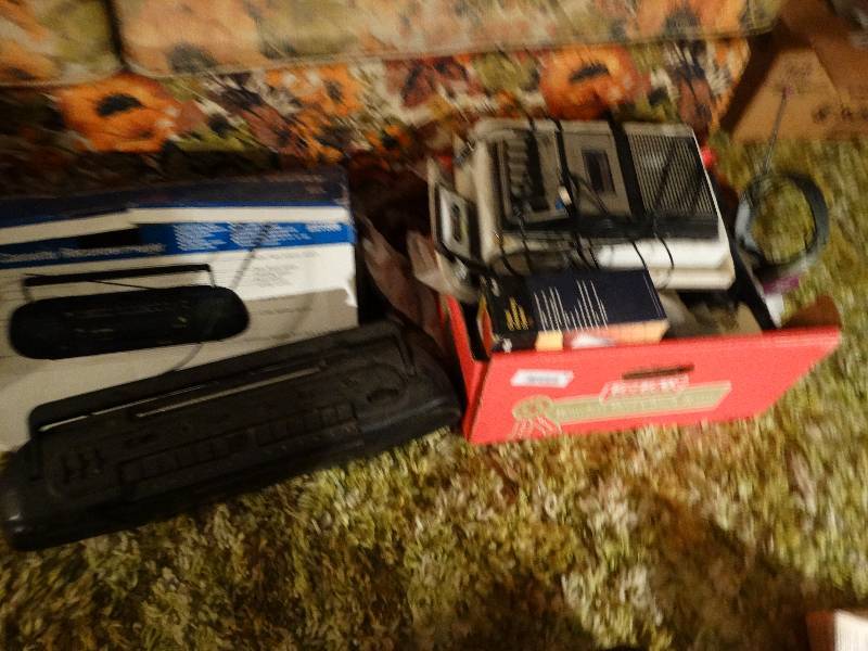 lot 80 image: Lot of various electronics.