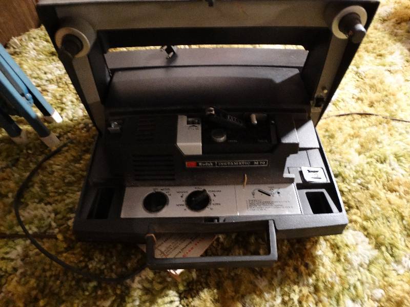 lot 83 image: Kodak Instamatic m-70 slide projectorscreen.