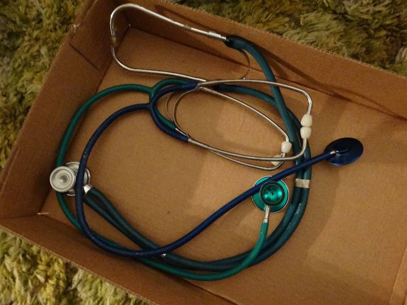 lot 86 image: 3 Stethoscopes.