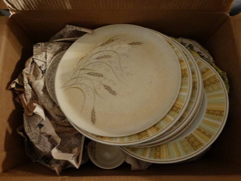 lot 91 image: Lot of various dishwareplates.