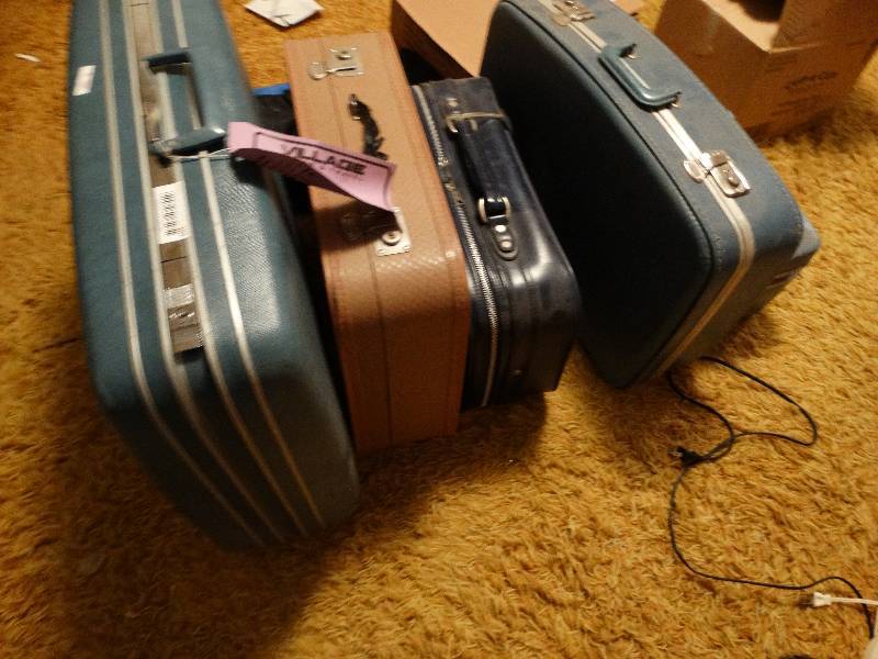 lot 107 image: 5 pcs of luggage
