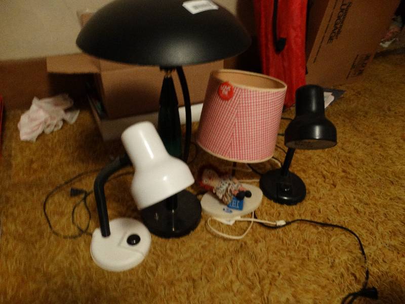 lot 109 image: 4 various lamps