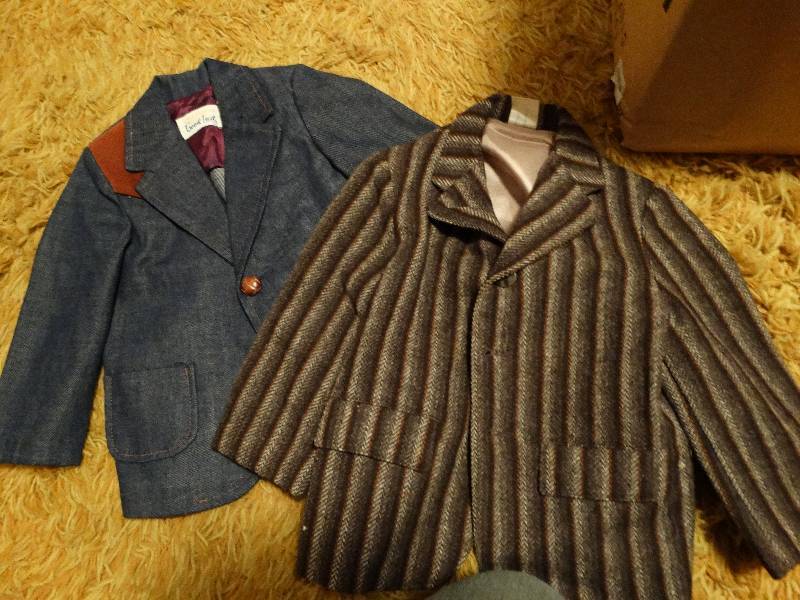 lot 113 image: Vintage lot of baby clothes