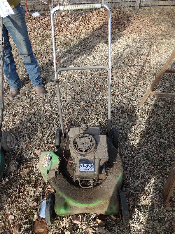 lot 119 image: 3.5 hp lawn mower- 20 cut