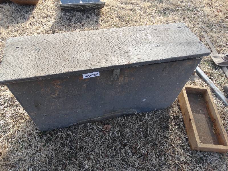 lot 137 image: Hand made tool box w contents