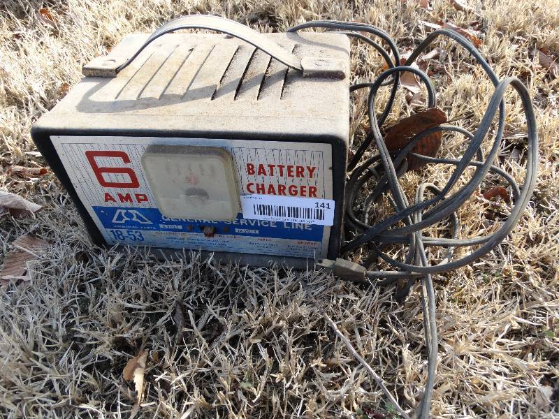 lot 141 image: 6 amp battery charger