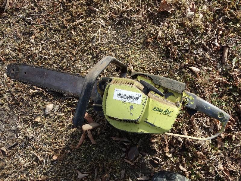 lot 143 image: Pioneer chain saw