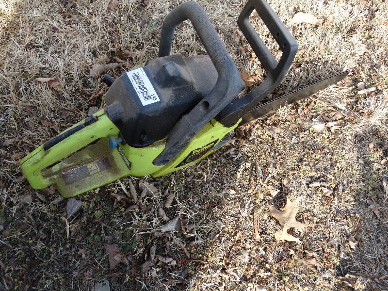 lot 145 image: Poulan 2150 gas chainsaw