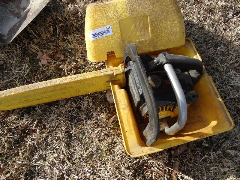 lot 146 image: McCulloch 16 chainsaw w case