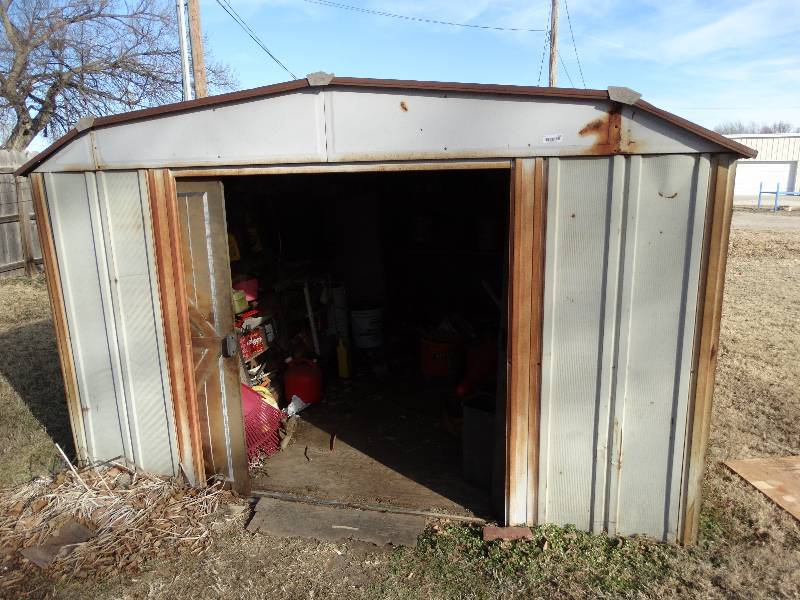 lot 149 image: Arrow metal shed