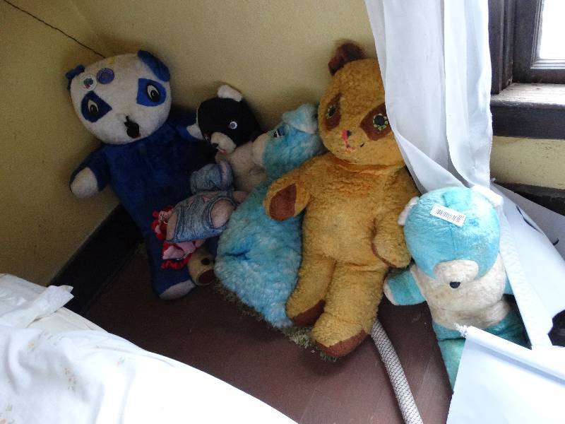 lot 167 image: Old stuffed animals