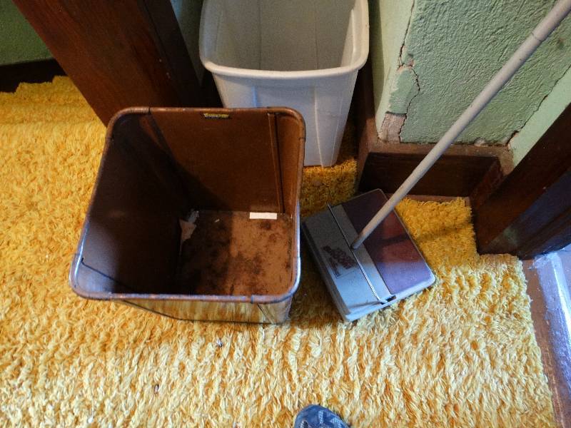 lot 170 image: 2 trash cans  sweeper