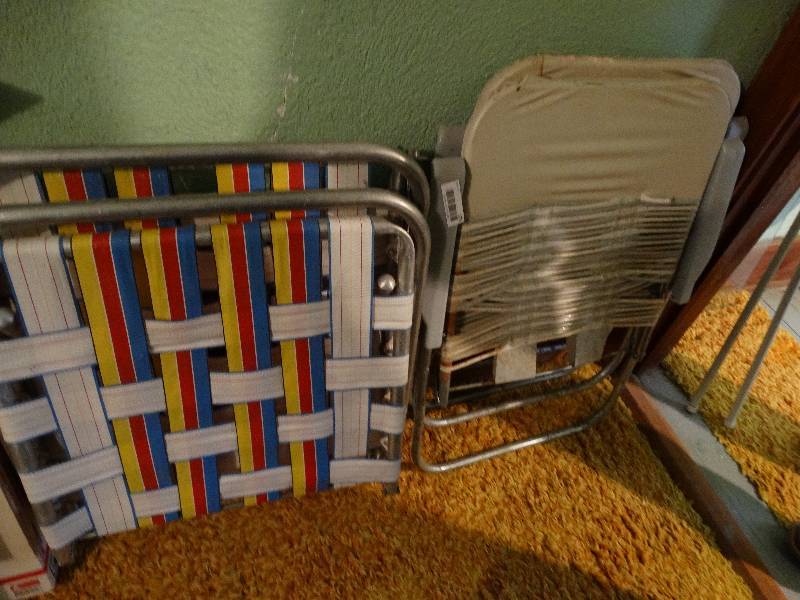 lot 173 image: Lot of lawn chairs