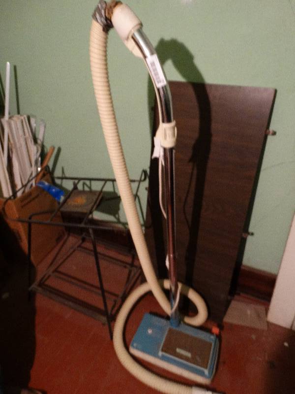 lot 191 image: Sweeper head metal stand metal blinds